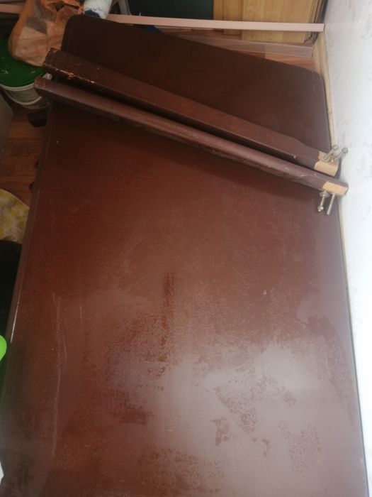 Продам стол обеденный