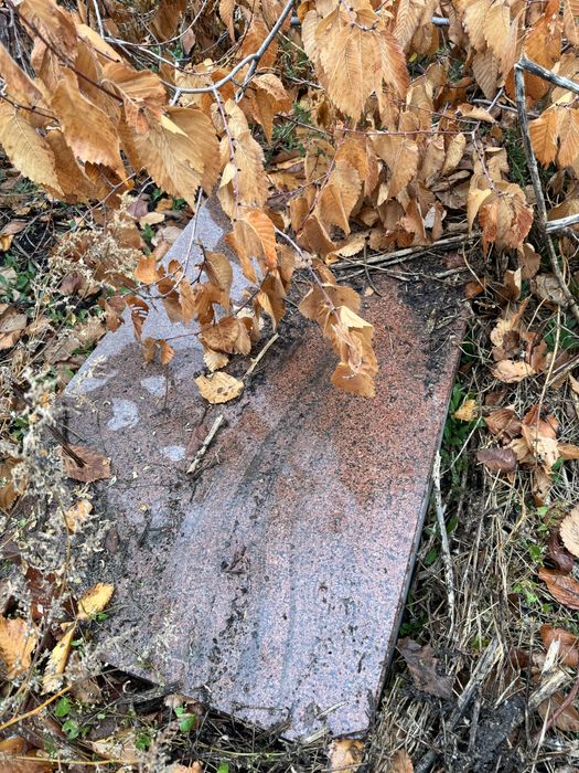 Продам памятники+тумба  (гранит)