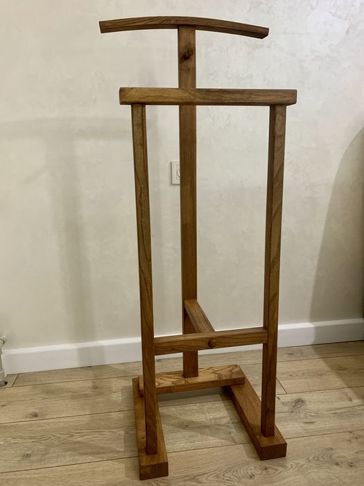 Вешалка напольная дерево. Цену уточняйте.