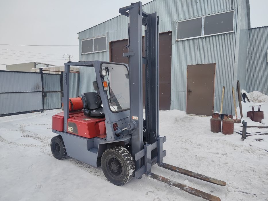 Продам вилочный погрузчик. Кара