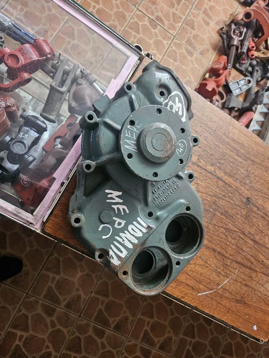 Продам помпу мерс актруса ом541