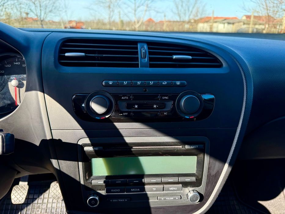 Seat Leon 1.6 TDI – 105 CP – 2012 – foarte bine întreținută