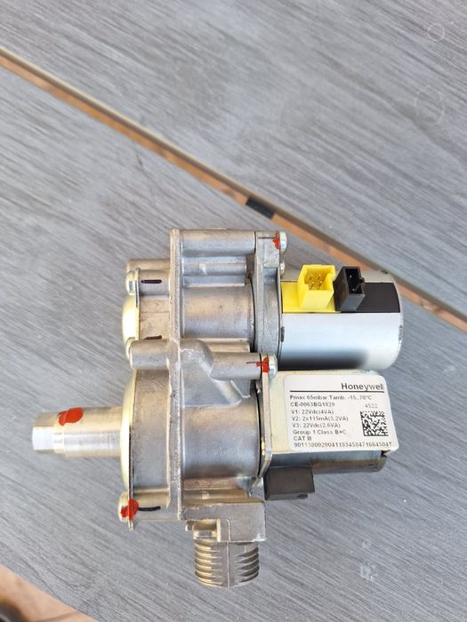 Vana gaz cu regulator Vaillant Turbotec Pro
