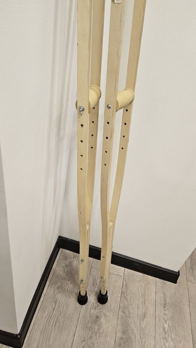 Костыли деревянные