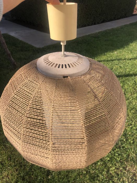 Полилей с плетена основа