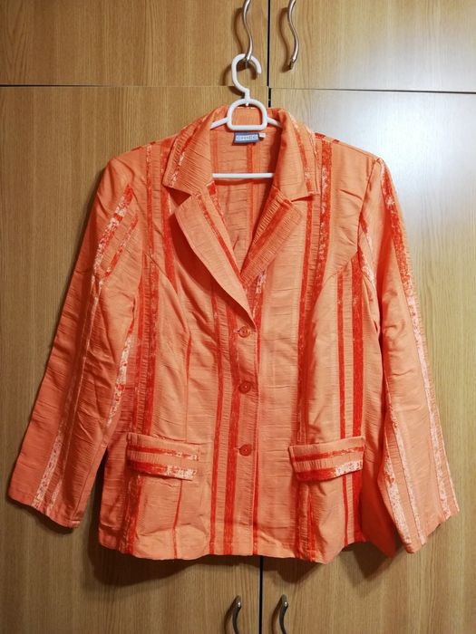 Vând sacouri deosebite