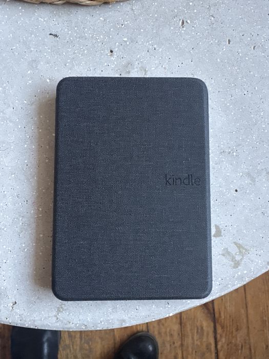 Магнитен Кейс за Kindle 2022/2024