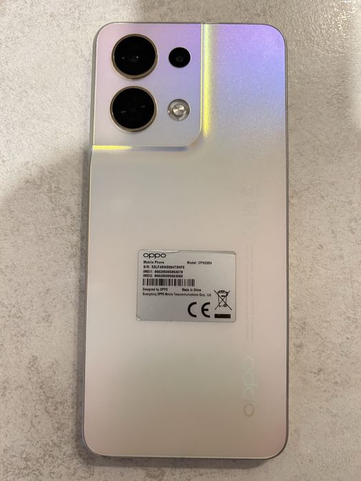 Oppo reno8 5g la cutie