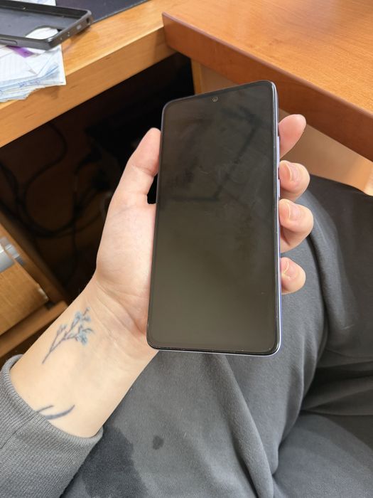 Продам телефон xiaomi redmi note 14