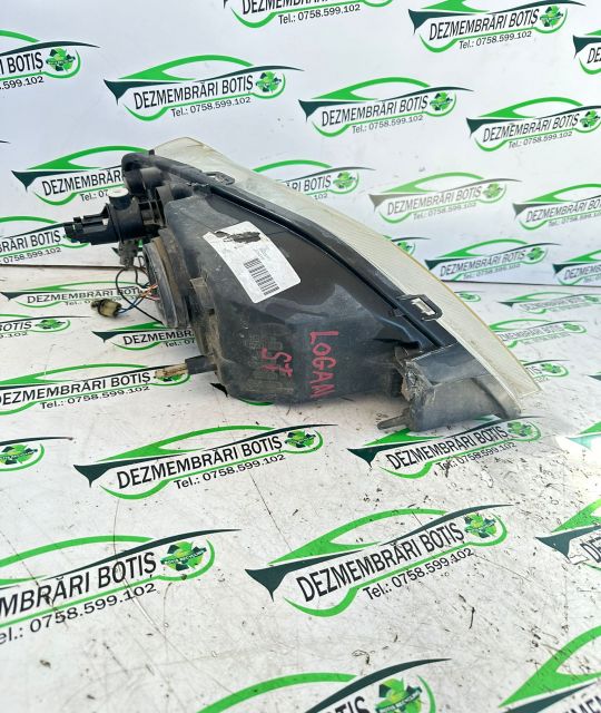 Far stanga Dacia Logan prima generatie