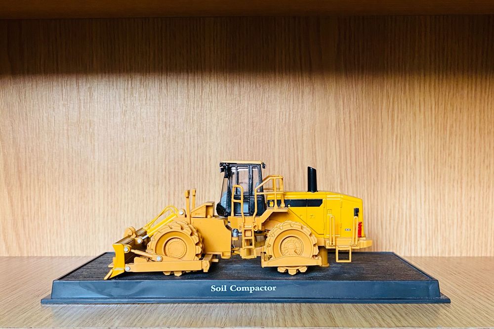 Machetă (hidraulic) Excavator/Buldozer, etc. (CAT)- PRODUS NOU