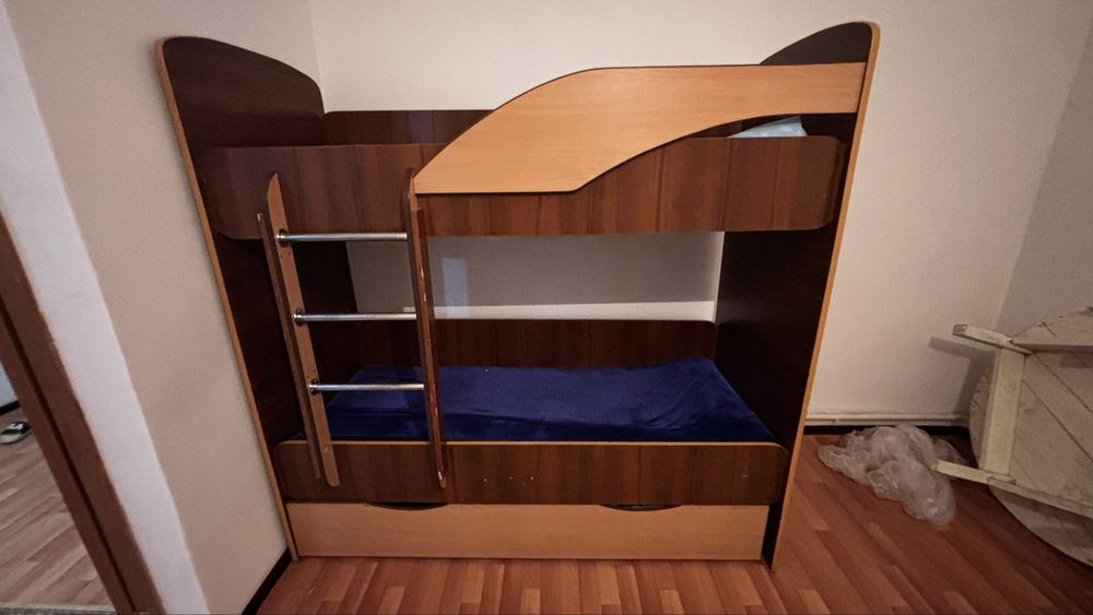Двухъярусная кровать