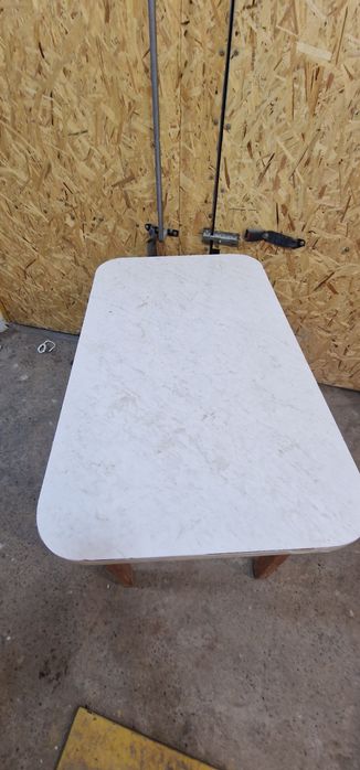 Стол со стульями