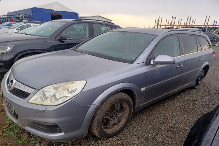 Dezmembrez Opel Vectra C