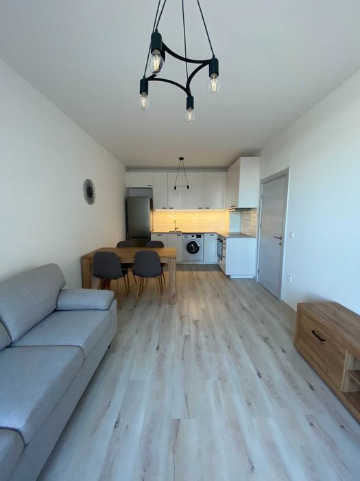 Двустаен апартамент в ж.к. Младост 4