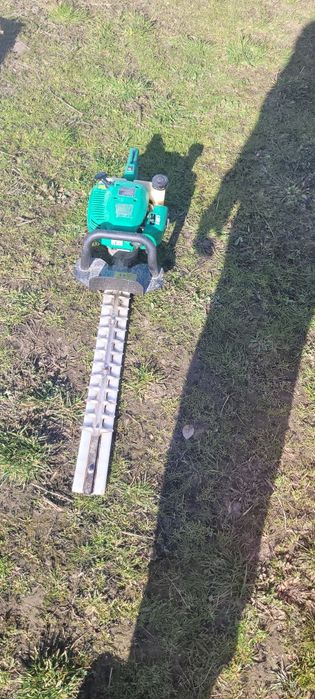 Foarfecă tuns gard viu pe benzină nouă