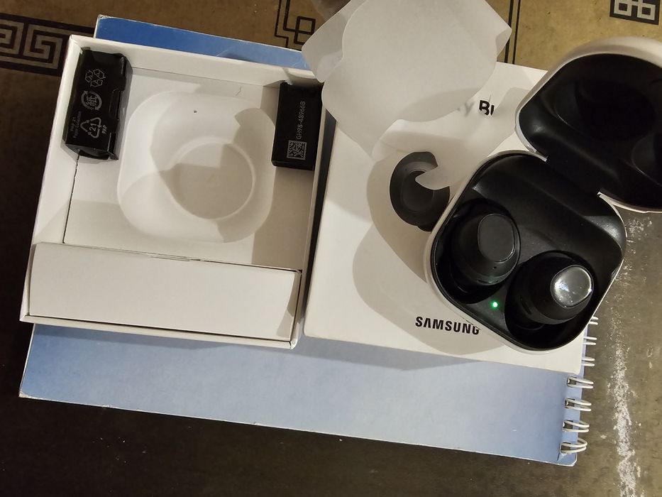 Продам наушники, оригинал новые