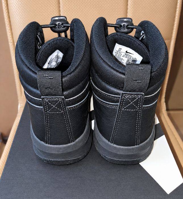 Боти Nike, номер 37.5, цена 15 евро