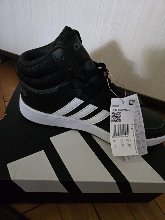 Adidas кецове нови