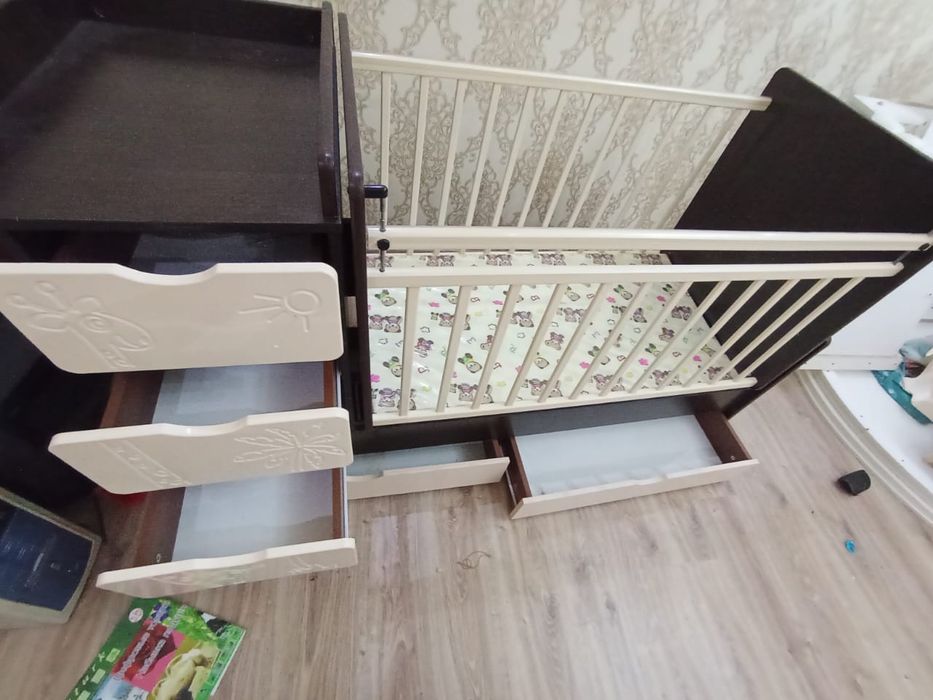 Детская кроватка Жираф
