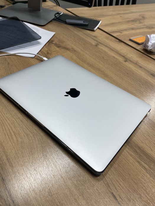 Macbook pro 256гб 2018.