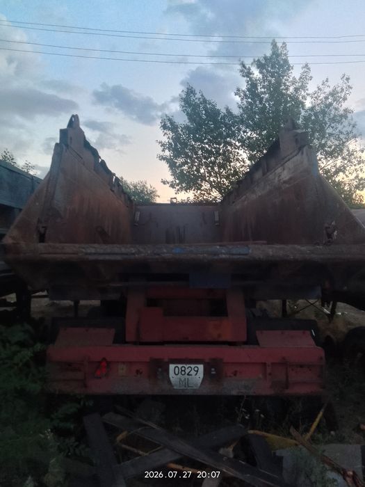 Полуприцеп DAF на ходу