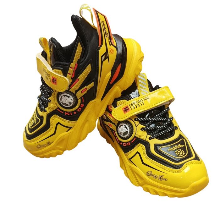 Livrare GRATUITA pana pe 24.12.2023   80lei perechea,Adidas băieți gal