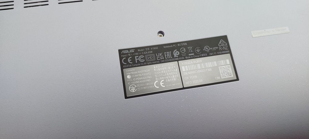 Asus noutbuk sotiladi