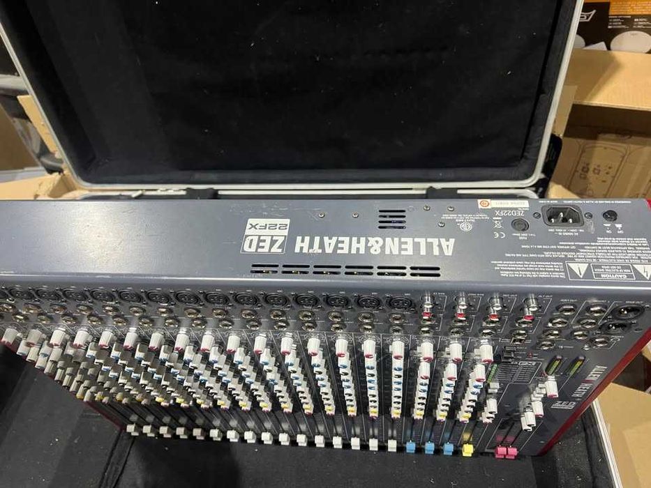 Mixer 22 canale Allen & Heath ZED 22FX
