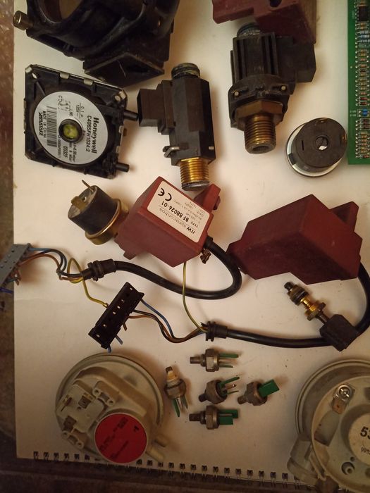 Ariston T2  Placa electronica Modul aprindere Corp pompa Vana gaz