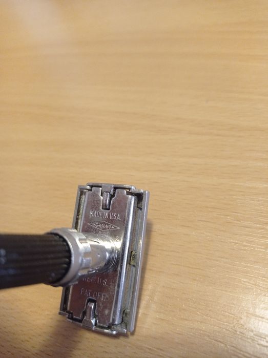 Aparat de ras Gillette Black Beauty ajustabil anii 1970 Made in USA