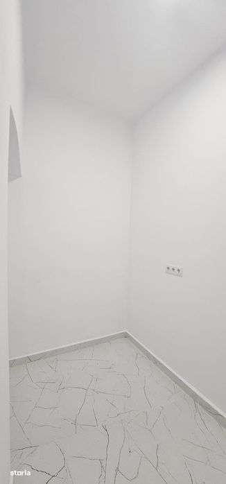 Vand spatiu cu intrare din strada,pretabil cabinete medicale,Pta Cibin