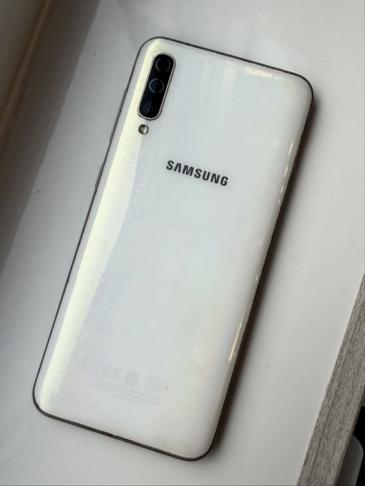 Продам Samsung A50