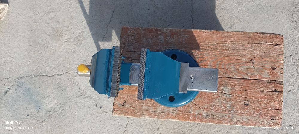 Продам тиски сделано в СССР