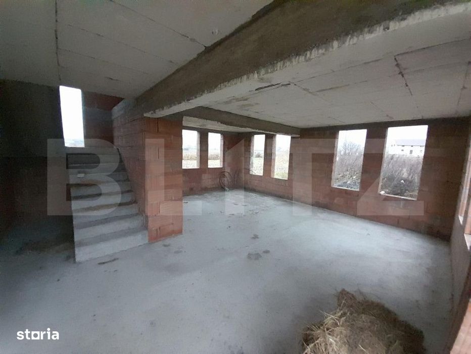Casa individuala,180mp, 5000 mp teren plus Hala 550mp.CEPARI