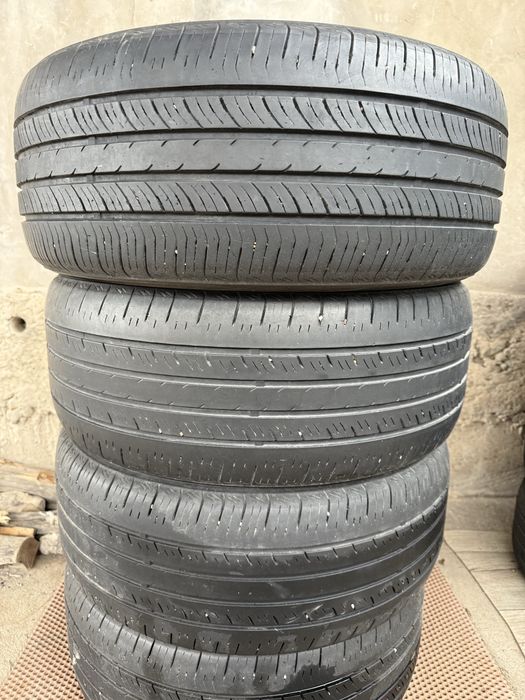 Летние шины  215/50R17
