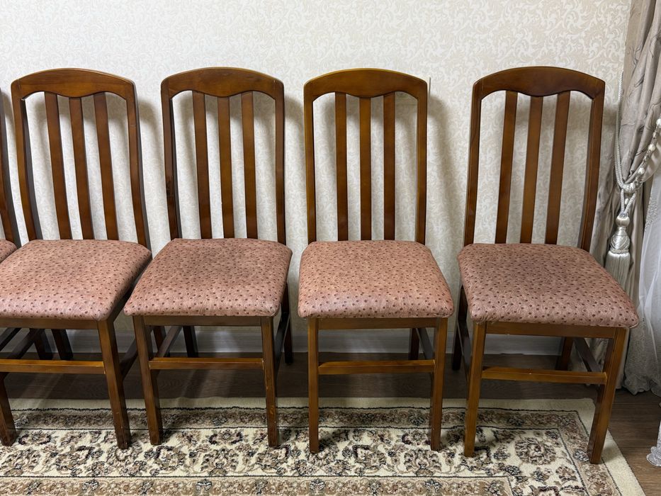 Продаются прочные и удобные деревянные стулья