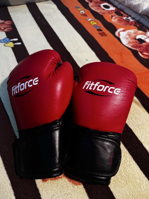 Mănuși de box/kickbox 10 OZ stare foarte buna