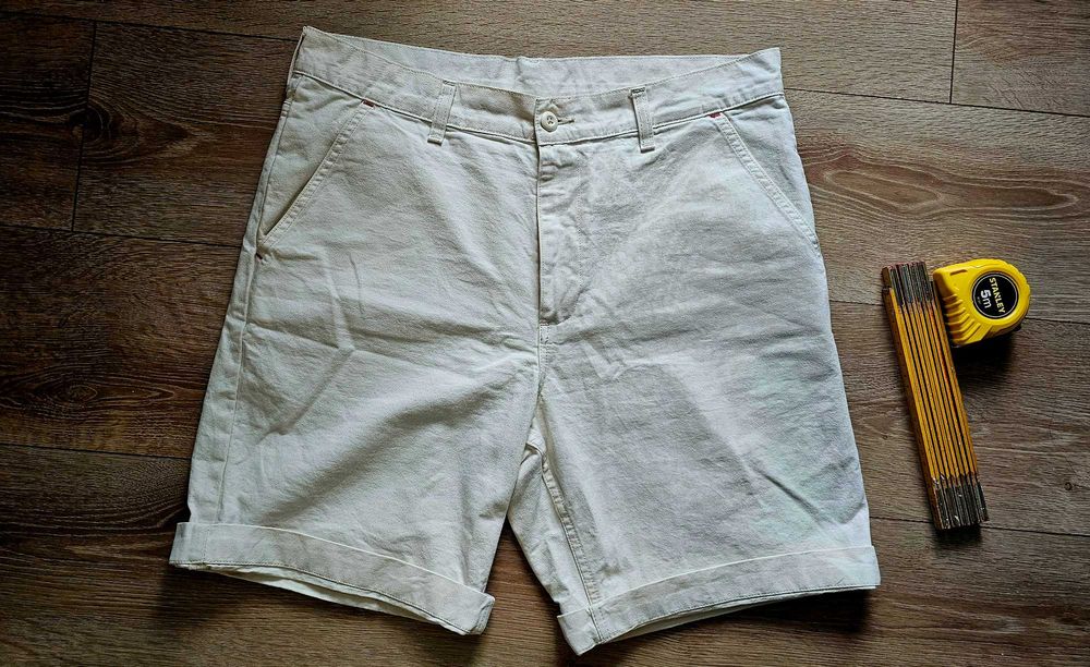 Pantaloni scurți Carhartt WIP Wesley Short – Mărimea 32 albi crem