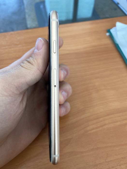 iPhone 8 64гб продается за 50000 тенге