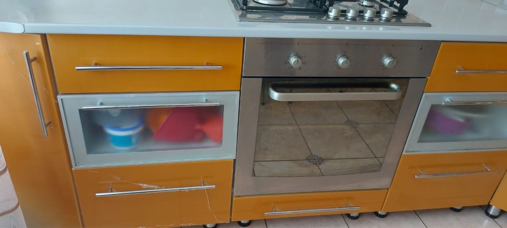 продаю кухонный гарниту