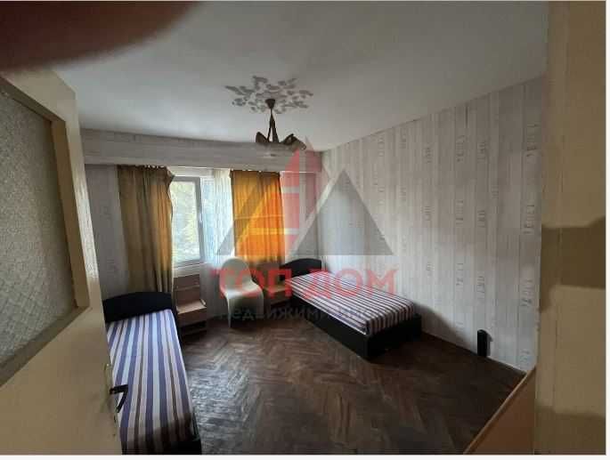 Дава се под наем Тристаен апартамент в Варна, Цветен квартал - 100 кв.м за 357 € - Снимка #1