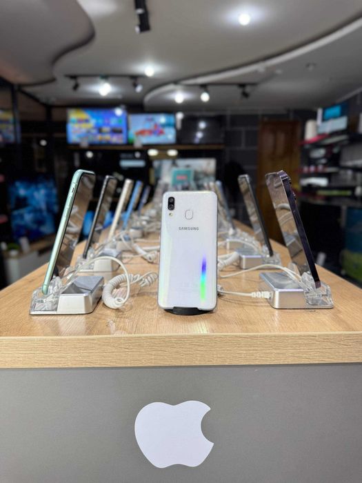 Телефон Samsung Galaxy A40 64 GB / Самсунг Галакси А40 64 ГБ