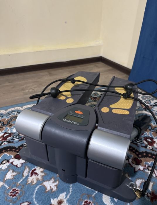 Продаётся степпер (тренажёр для ходьбы).