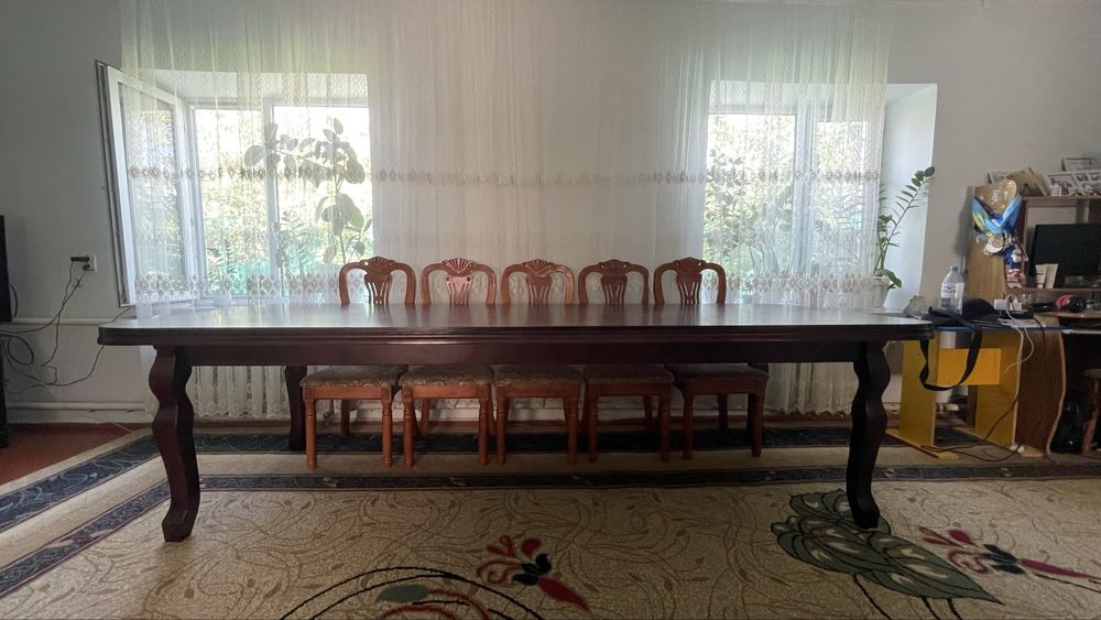 Продам стол для гостей