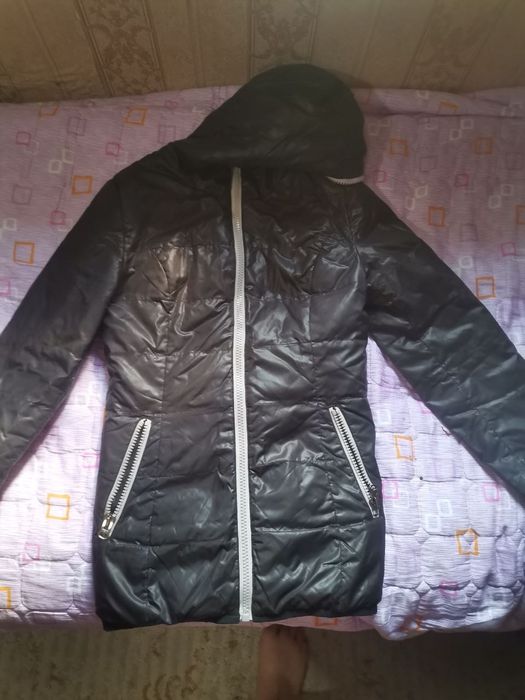 Продаю женские куртки