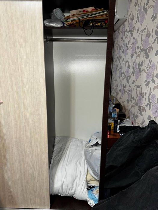 Продается комнатный шкаф