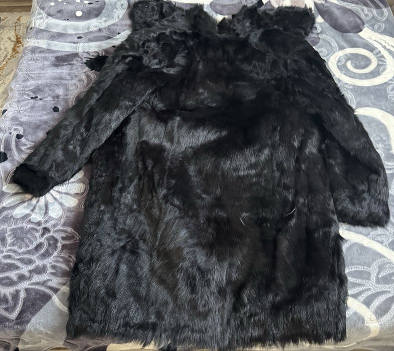 Haină elegantă din blană naturală neagră – preț negociabil