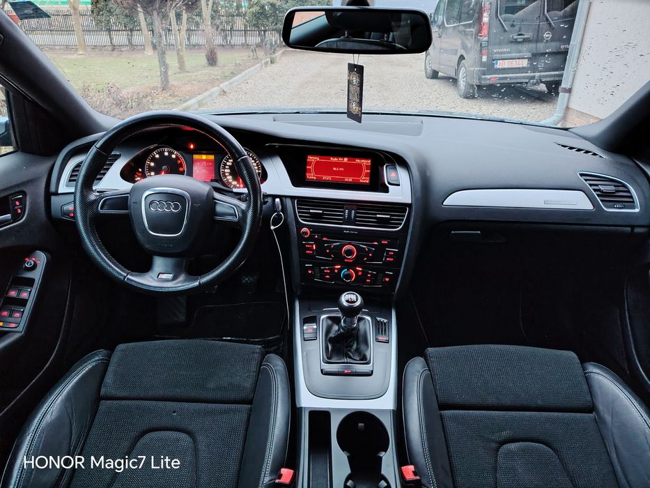 Audi A4 B8 Quattro 2.0 tfsi S-line Euro5  2011  Manual LED