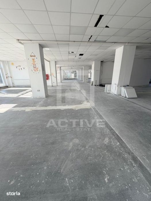 Spatiu comercial // Intre Lacuri